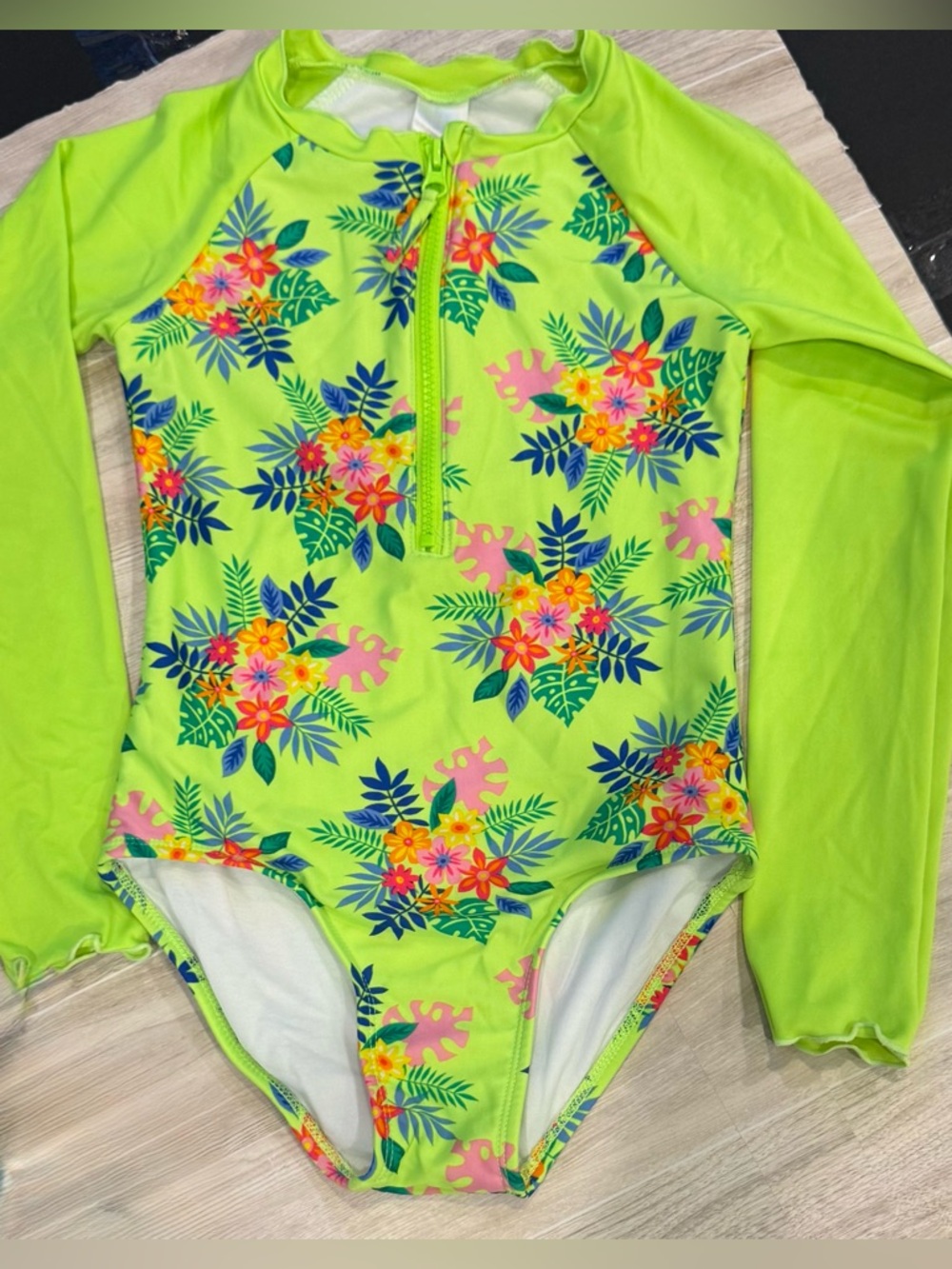 Set of 2 - Floral Rash Guard Swim Suit- size Medium (8) ➕ Swim Tee (NWT)! - Picture 13 of 15
